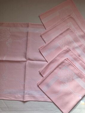 Dinner Napkins set of 6  Pink Blush Chrysanthemum Damask cotton 17x17.5”.